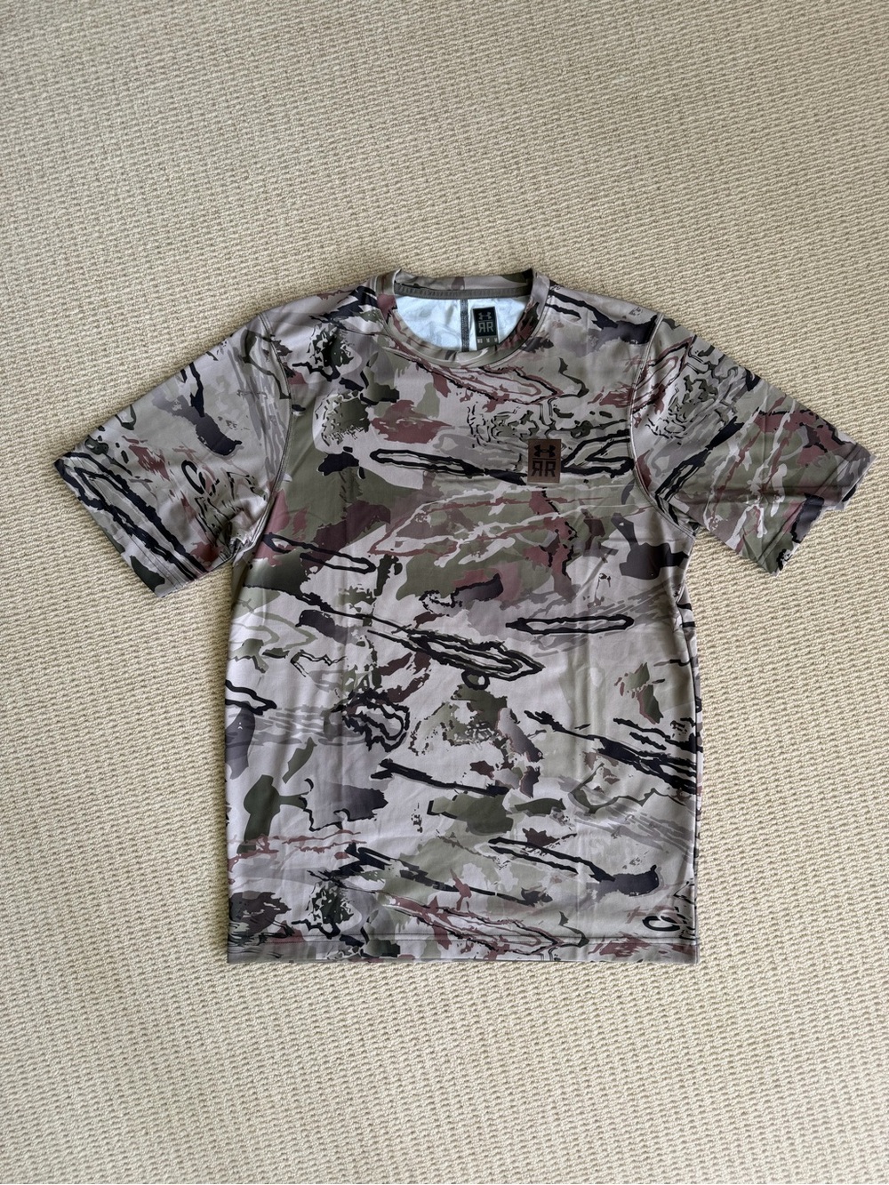 EUC Men’s M Under Armour Short Sleeve Camo Performance Tee - Green/Gray/Brown.